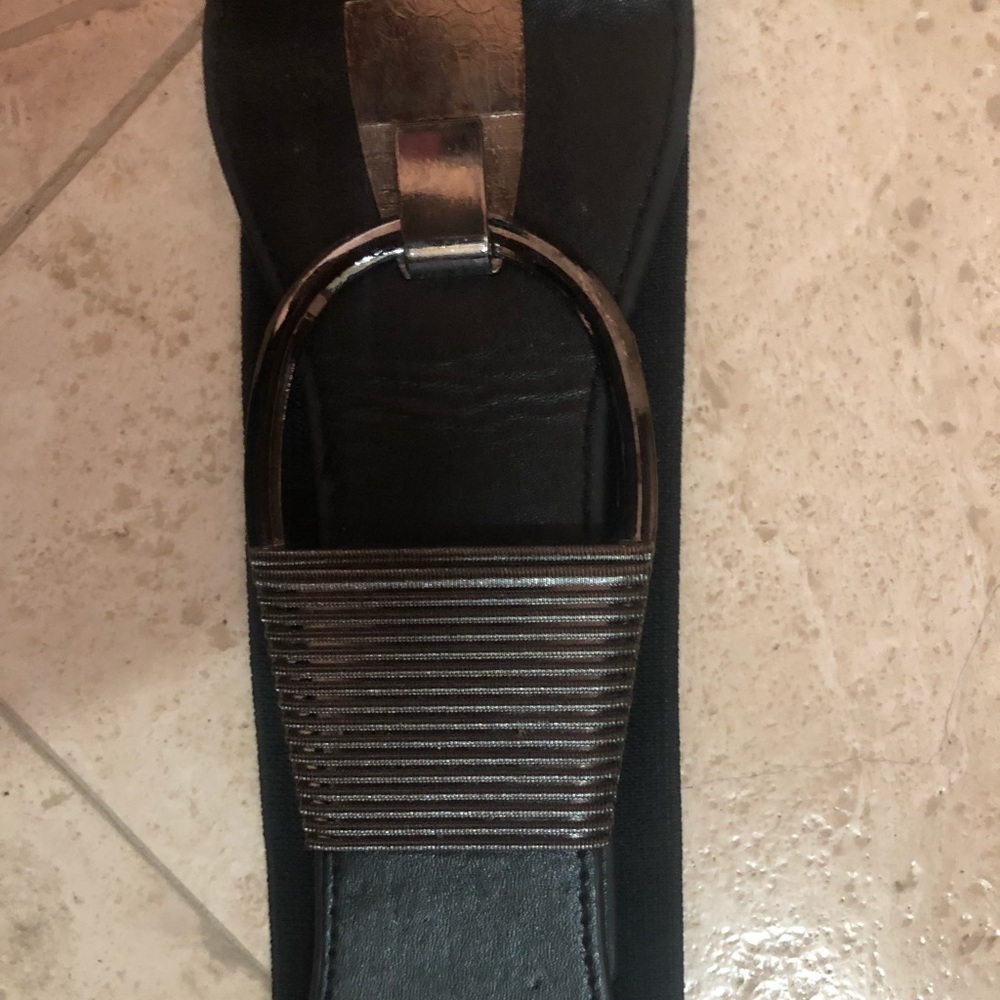 Black detailed belt
